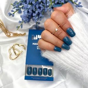 Sunday in Valencia : Red Aspen : NEW